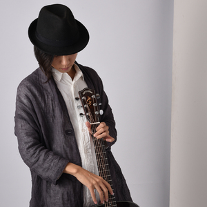 大胸妹子脱光衣服被操
