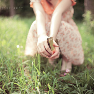 大胸妹子脱光衣服被操
